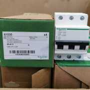 施耐德 Schneider Electric  3P MCB 